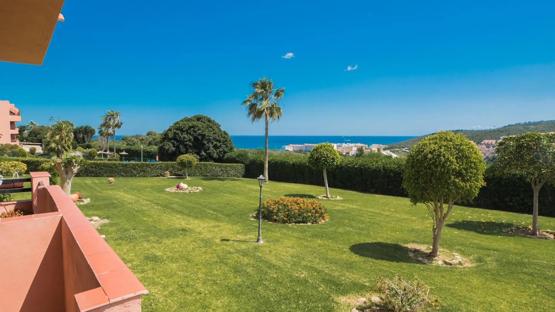 Valga Peaceful Retreat With Sea View Apartment Manilva