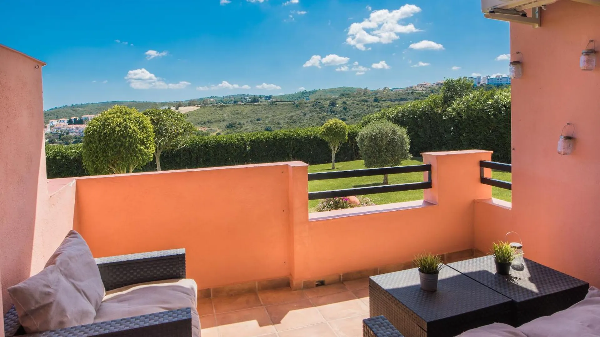 Valga Peaceful Retreat With Sea View Apartment Manilva