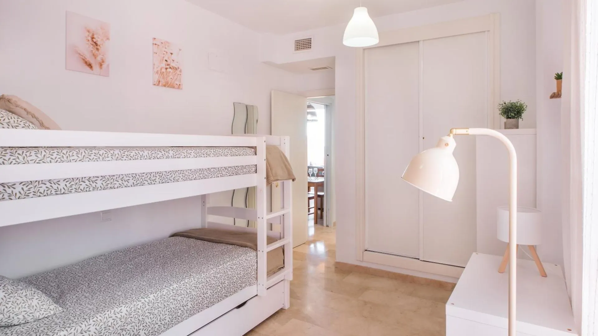 Apartamento Valga Peaceful Retreat With Sea View Manilva